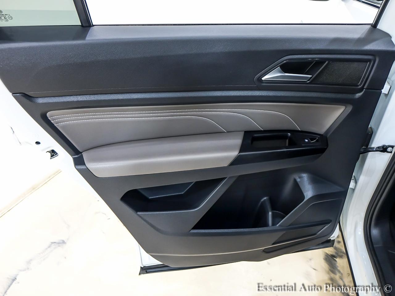 Volkswagen Atlas Cross Sport V6 SE w/Technology R-Line 2021