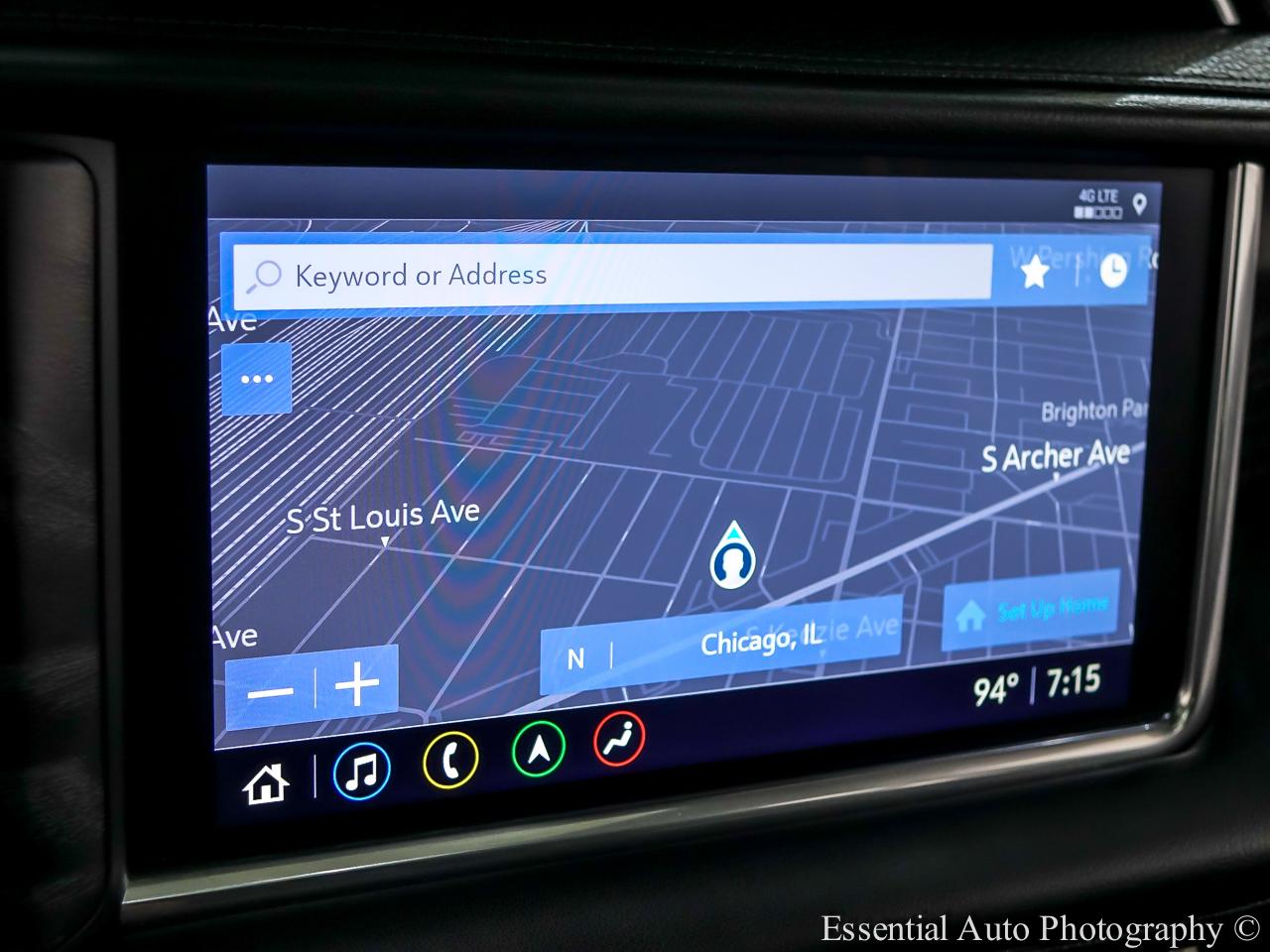GMC Yukon XL Denali 4WD 2021