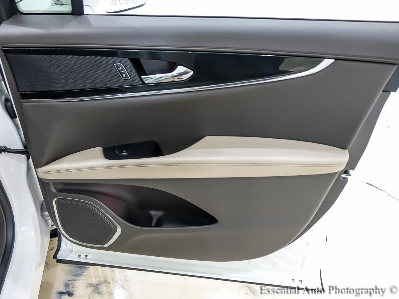 Lincoln Nautilus Reserve AWD 2022