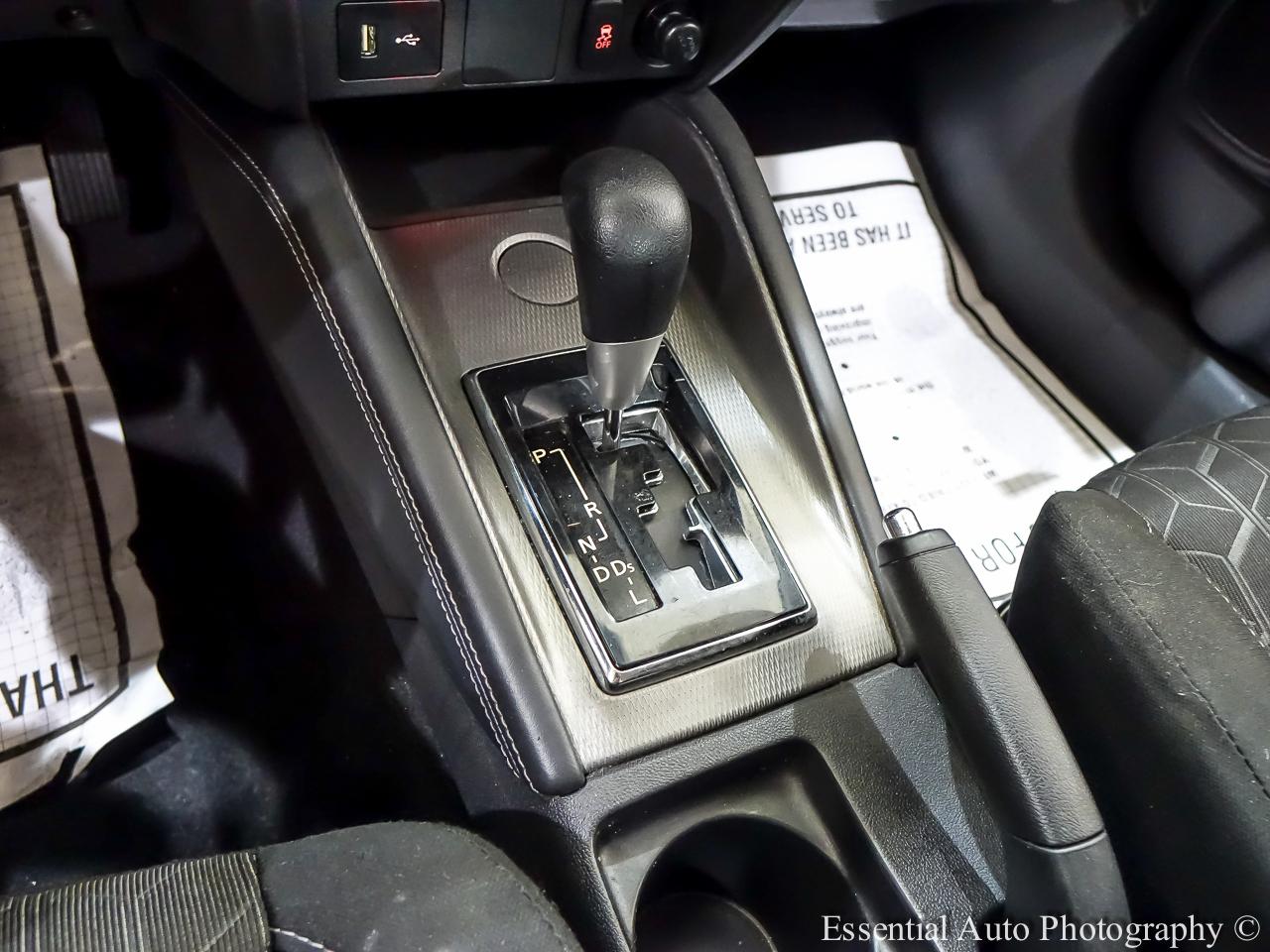 Mitsubishi Outlander Sport  2022