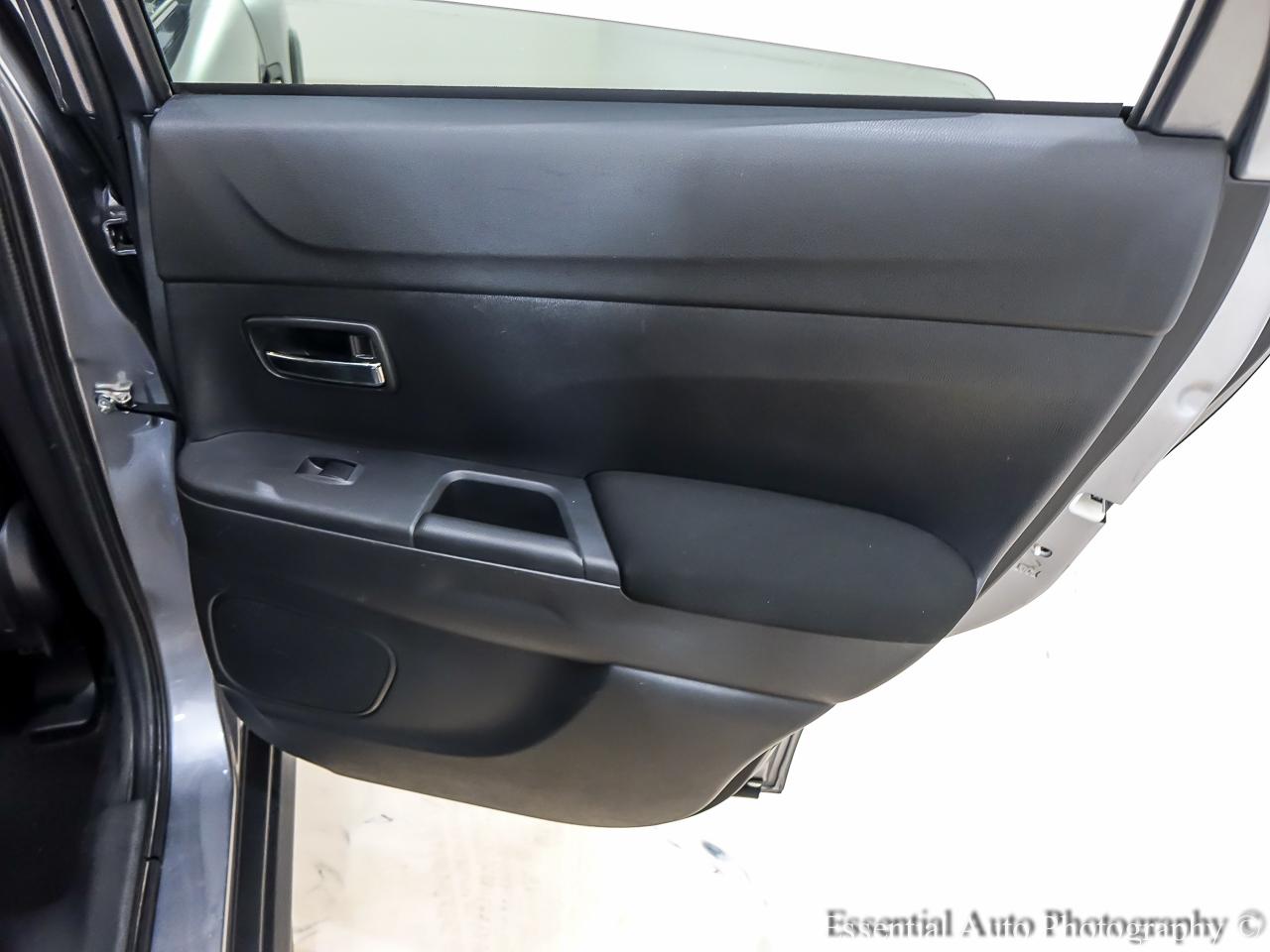 Mitsubishi Outlander Sport  2022