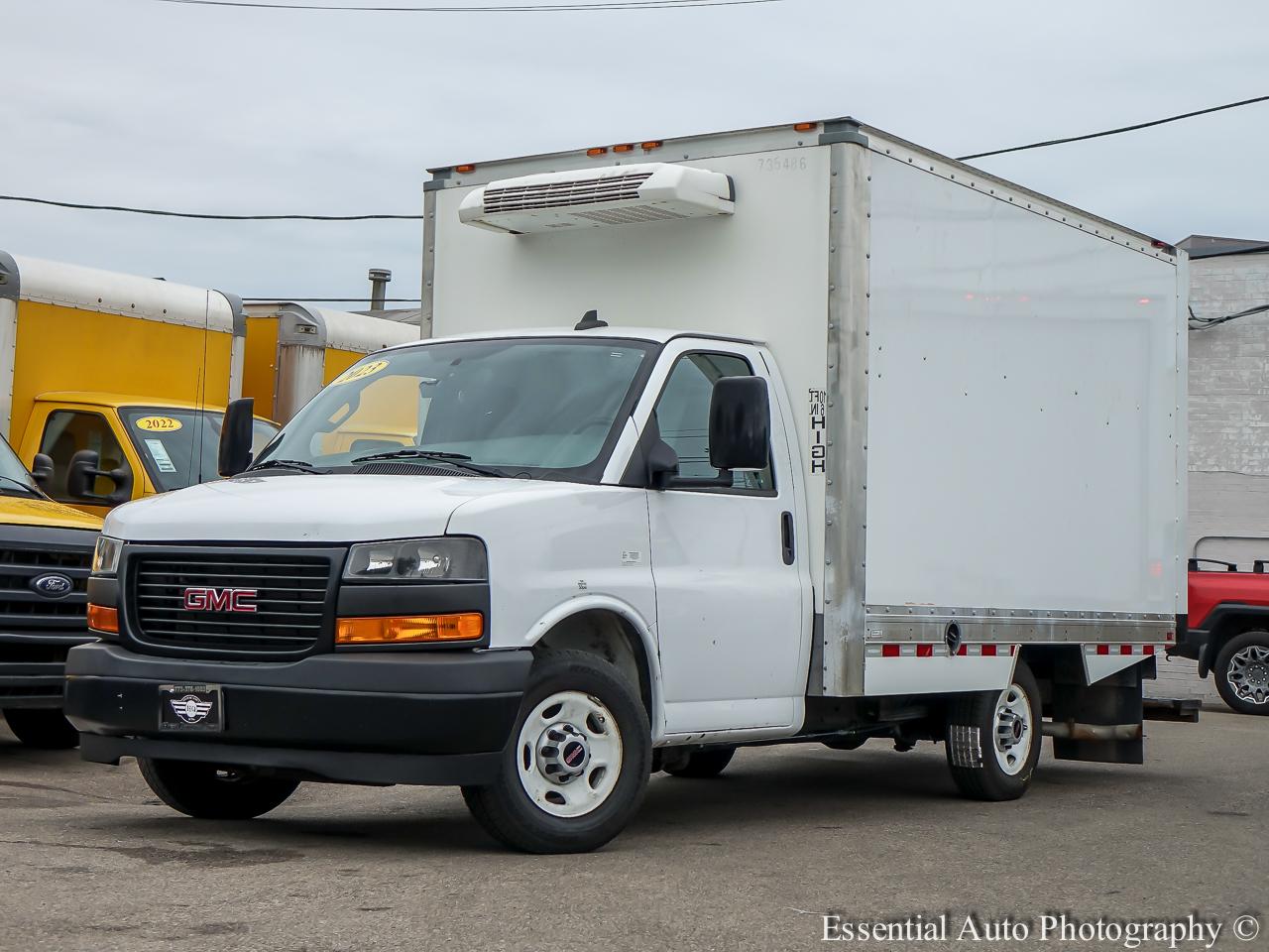 GMC Savana G3500 139 in. 2023