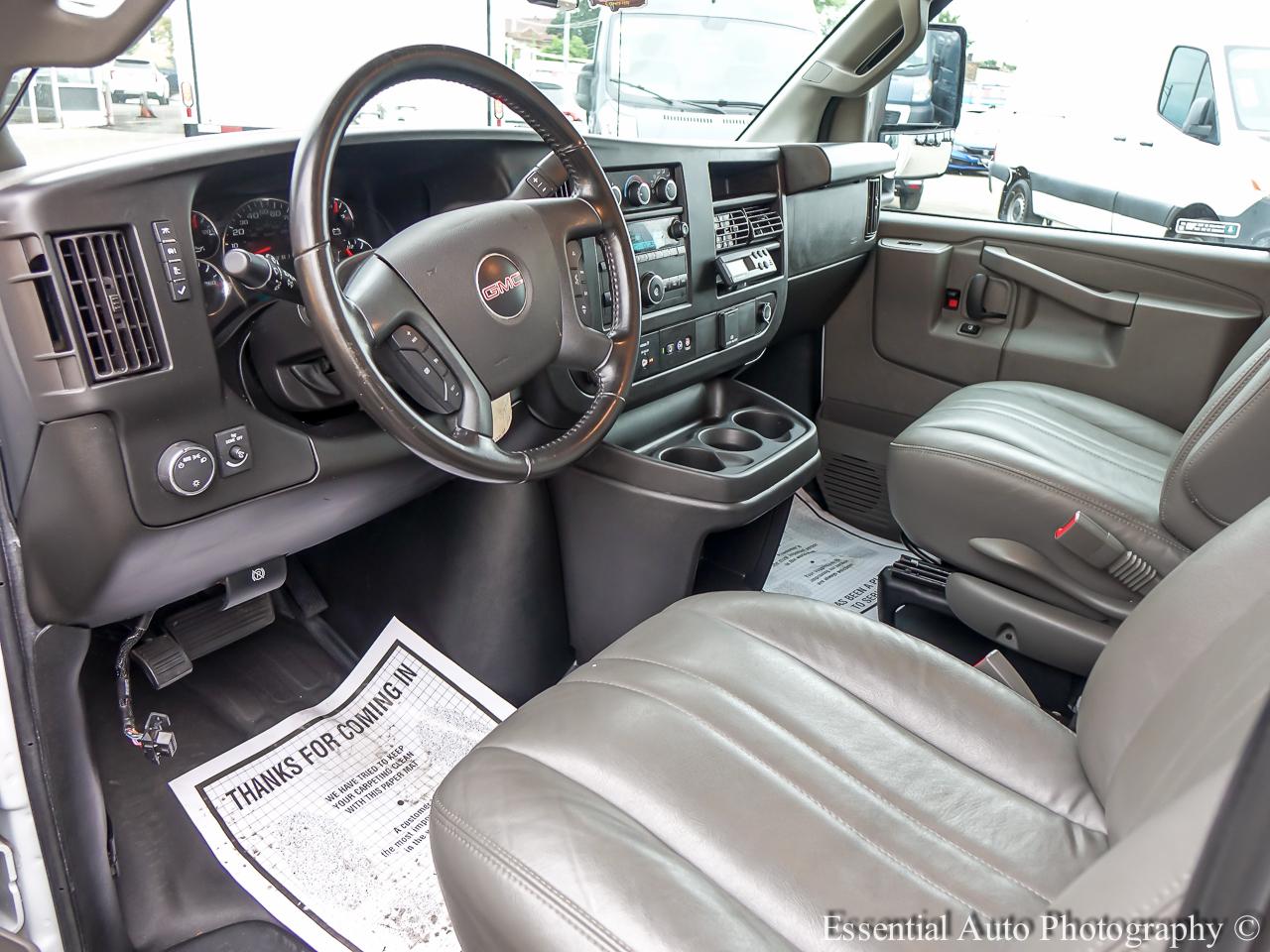 GMC Savana G3500 139 in. 2023