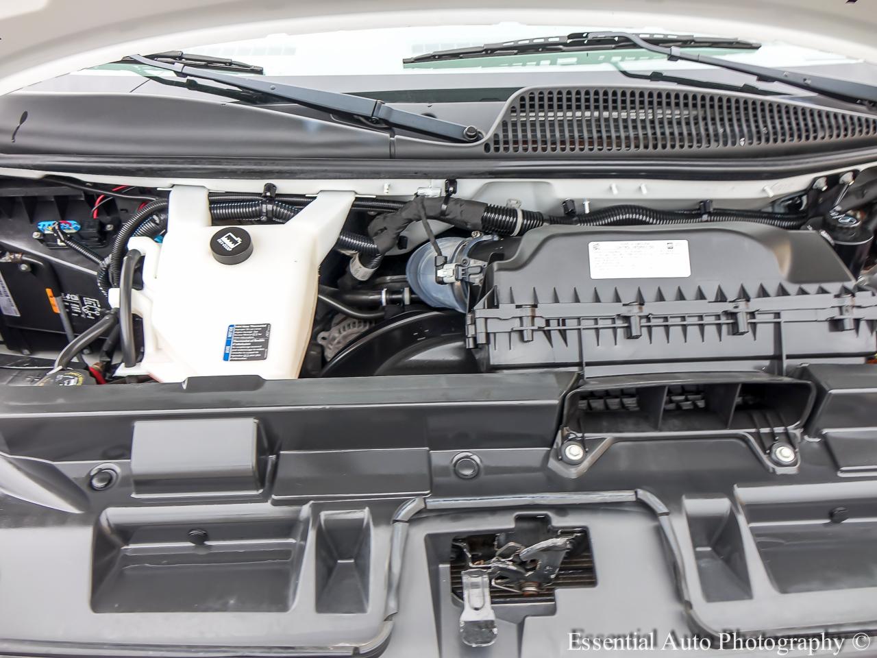 GMC Savana G3500 139 in. 2023