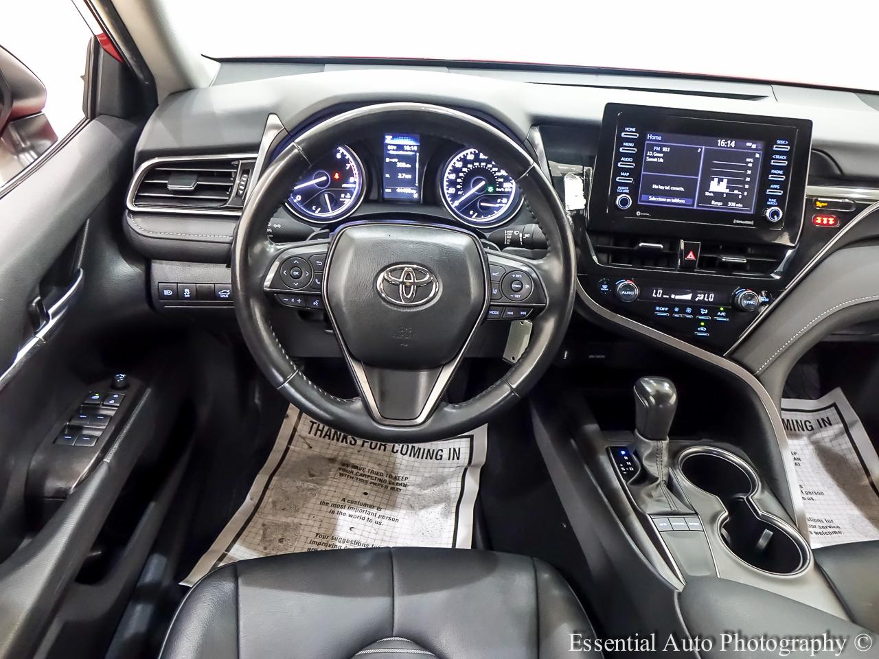 Toyota Camry SE 2024