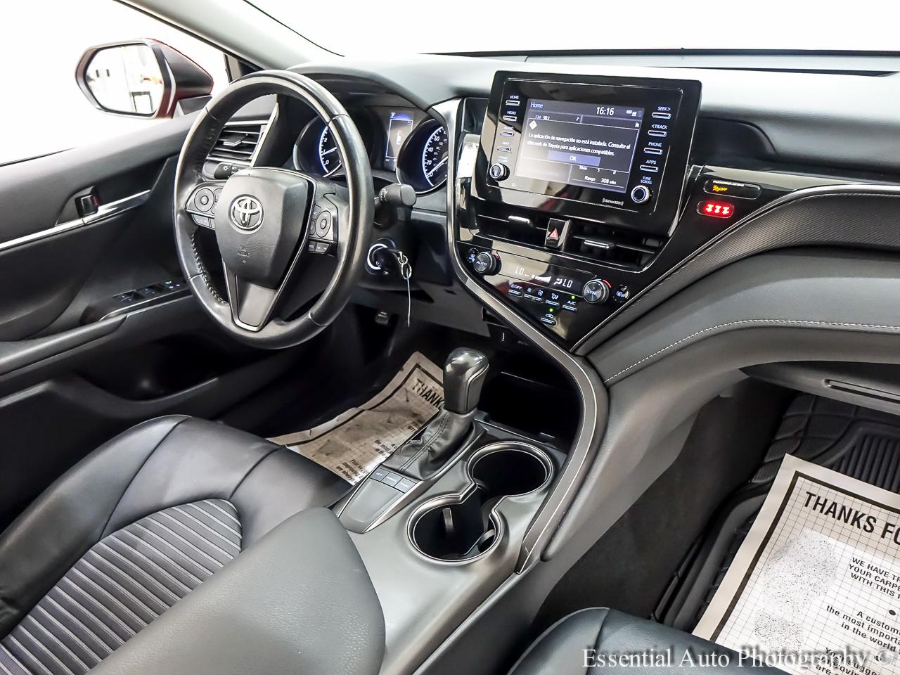 Toyota Camry SE 2024