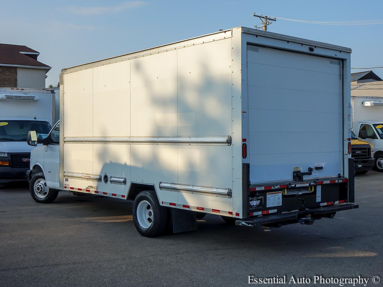GMC Savana G3500 177 in. 2021