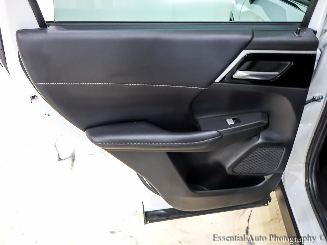Mitsubishi Outlander SE 2WD 2023
