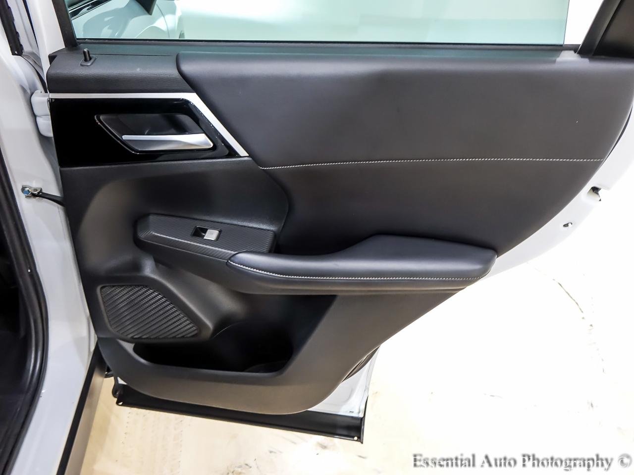 Mitsubishi Outlander SE 2WD 2023