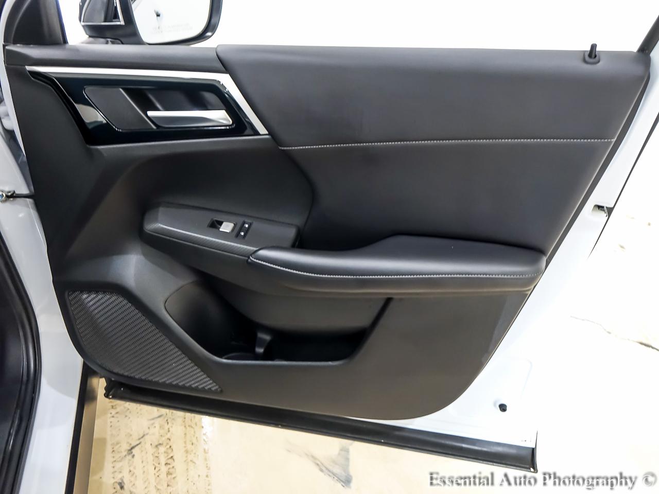 Mitsubishi Outlander SE 2WD 2023