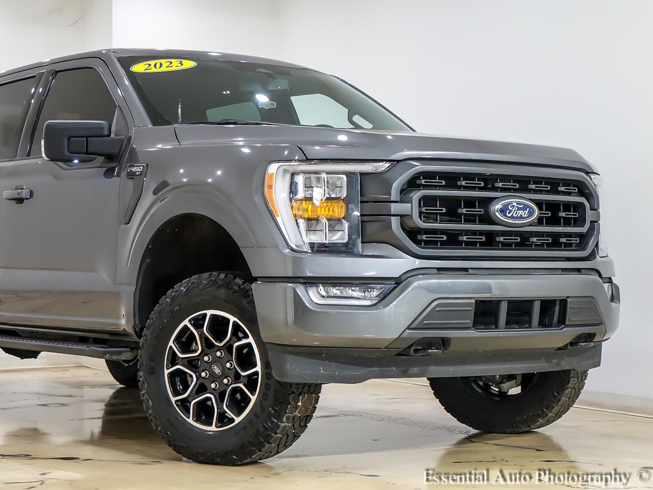 Ford F-150 XLT SuperCrew 4WD 2023