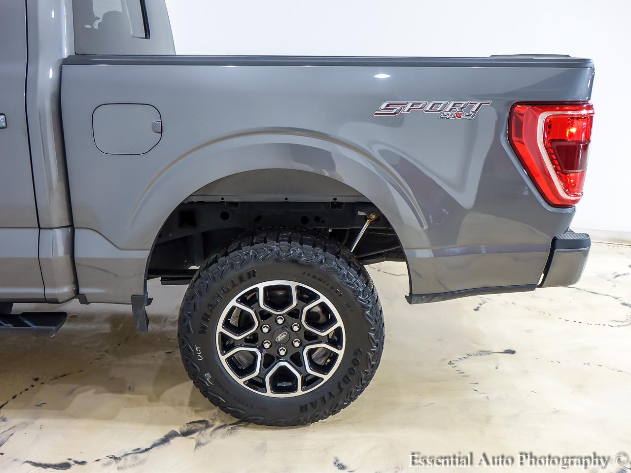 Ford F-150 XLT SuperCrew 4WD 2023