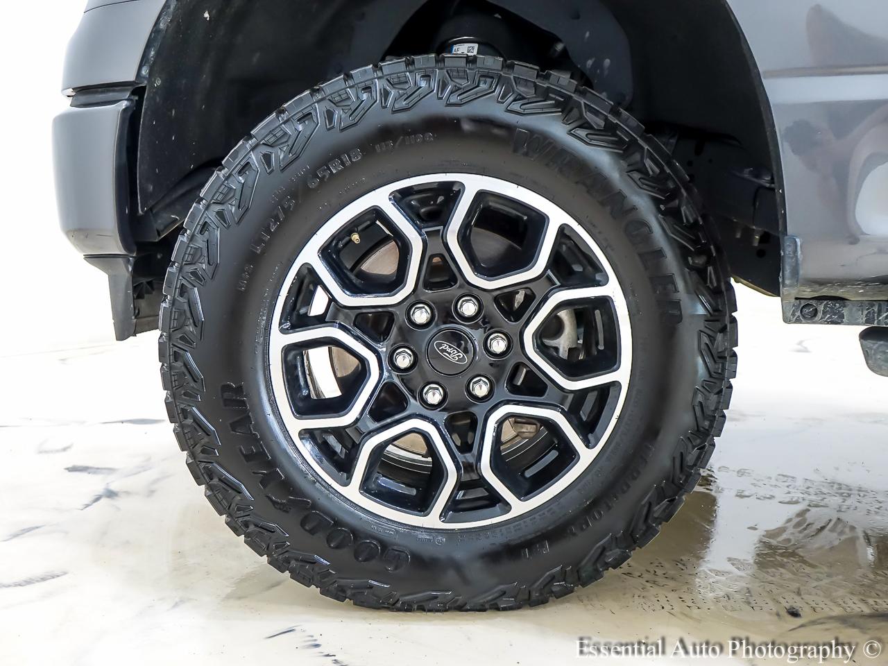 Ford F-150 XLT SuperCrew 4WD 2023