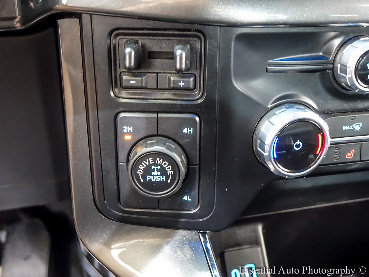 Ford F-150 XLT SuperCrew 4WD 2023