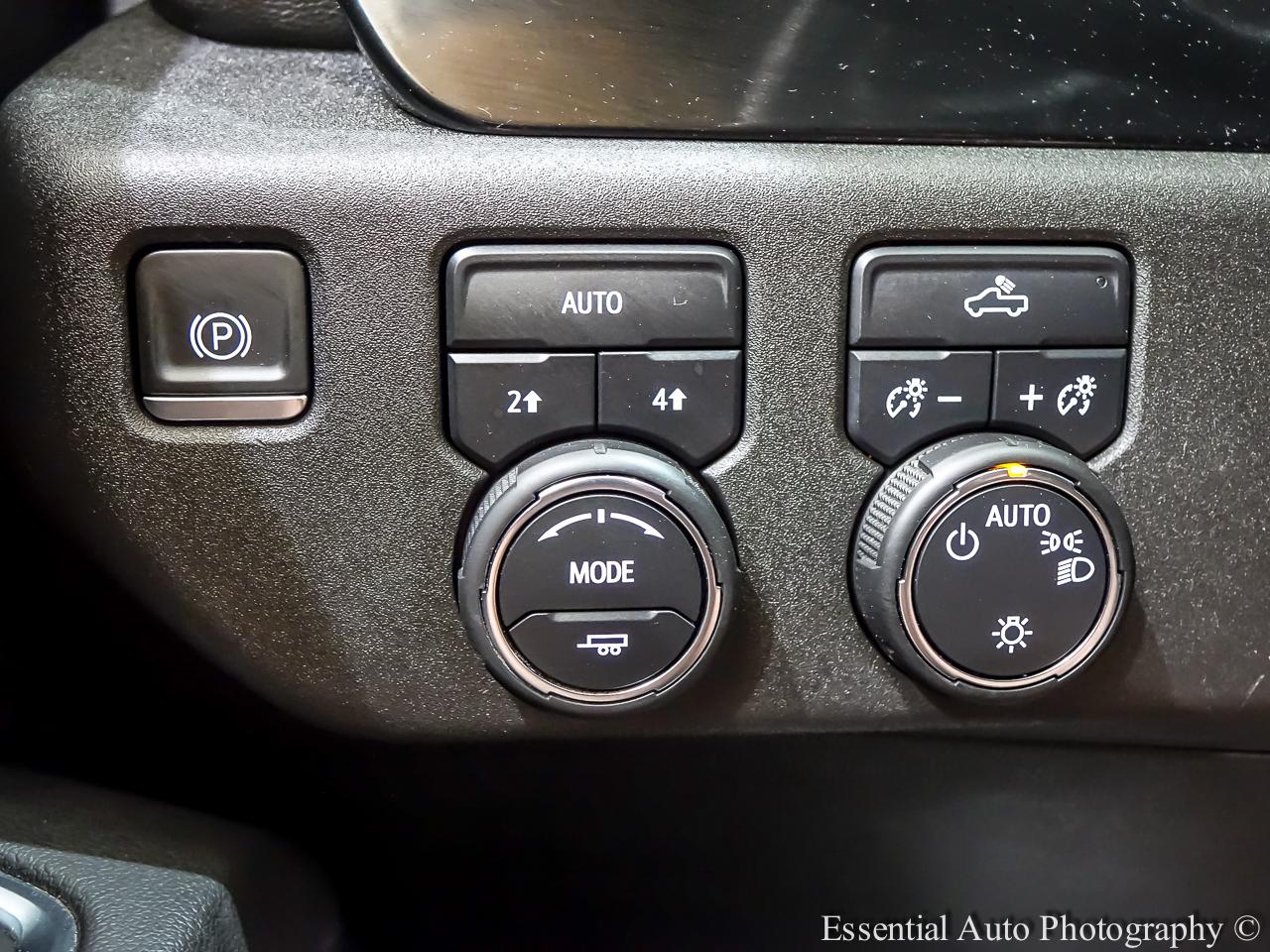 Chevrolet Silverado 1500 LT Crew Cab 4WD 2023
