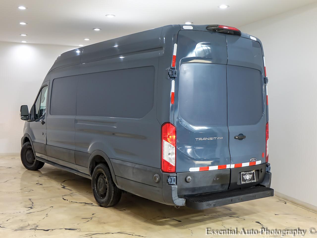 Ford Transit 250 Van High Roof w/Sliding Pass. 148-in. WB EL 2020
