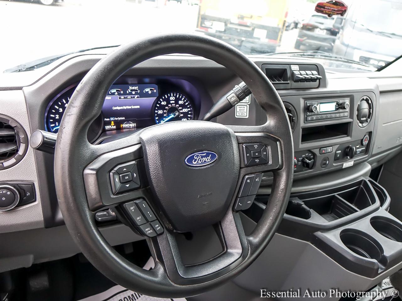 Ford Econoline E-350 Super Duty 2022