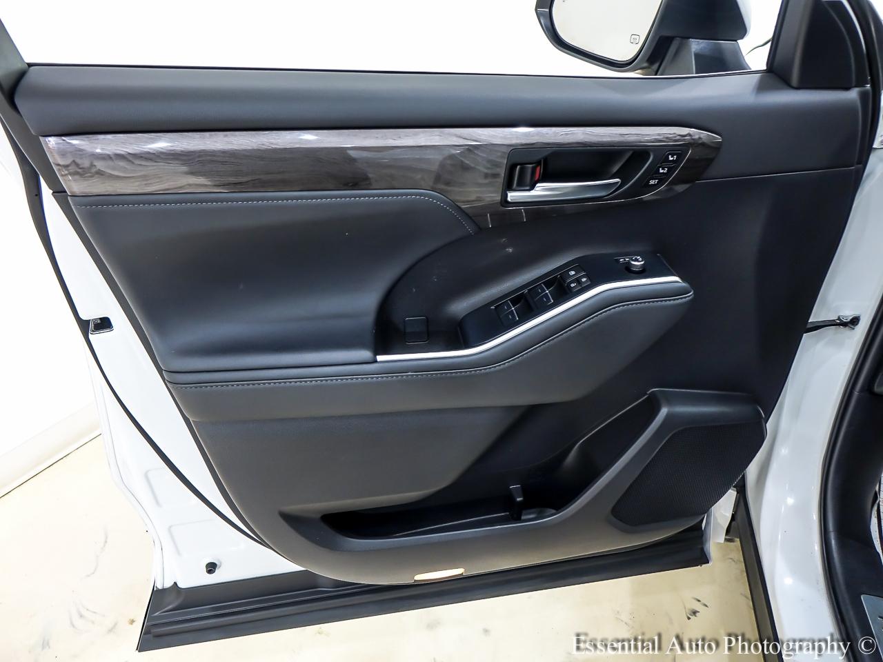 Toyota Highlander Limited AWD 2024