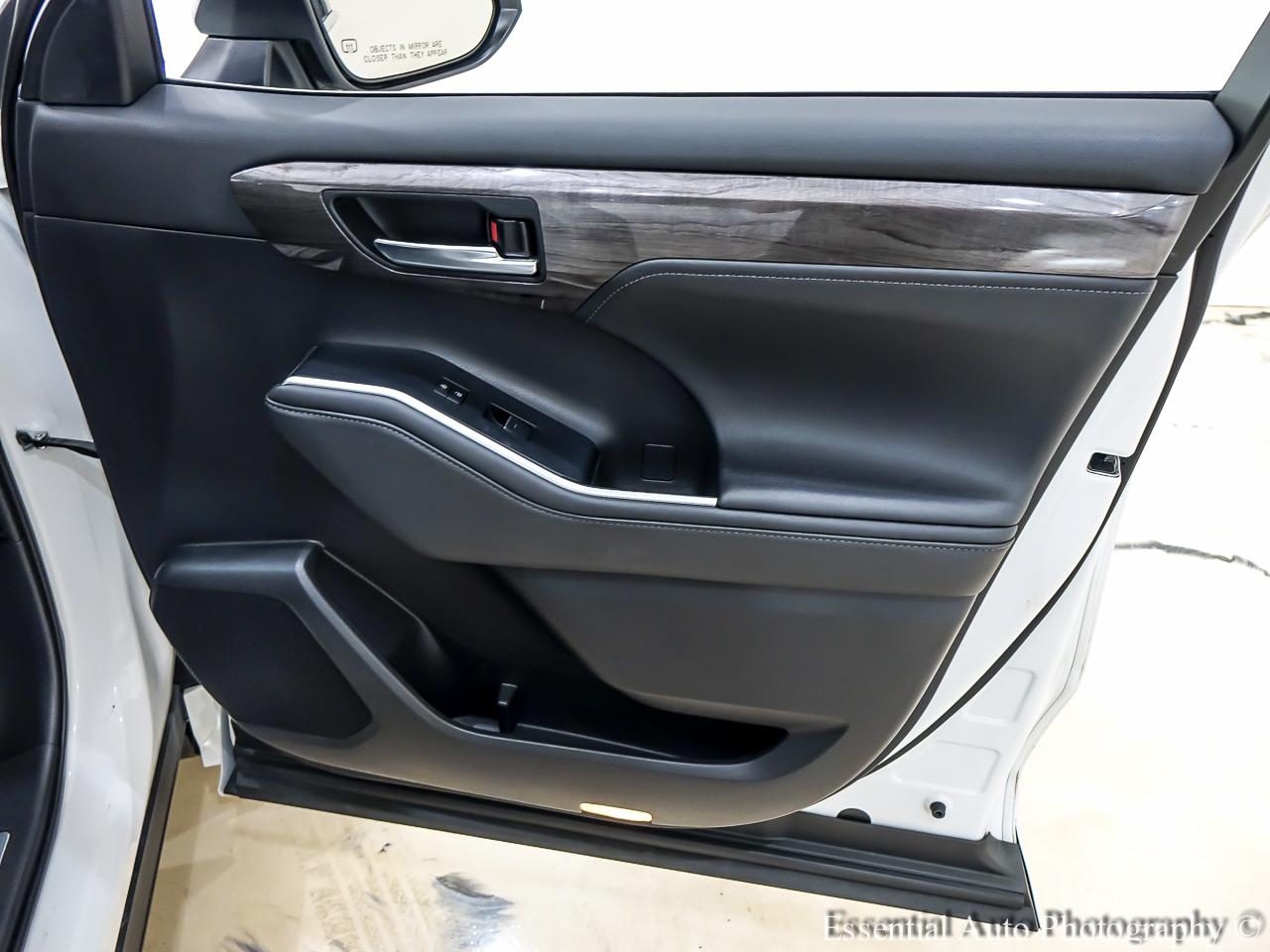 Toyota Highlander Limited AWD 2024