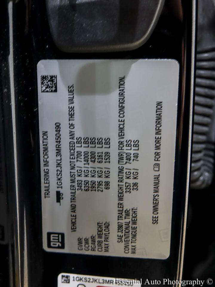 GMC Yukon XL Denali 4WD 2021