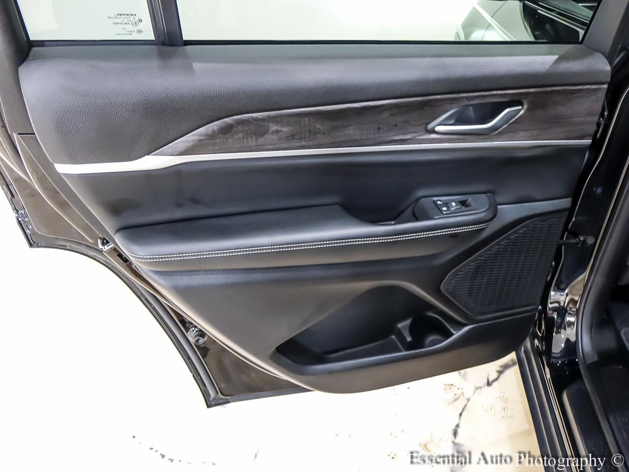 Jeep Grand Cherokee L Limited 4WD 2023
