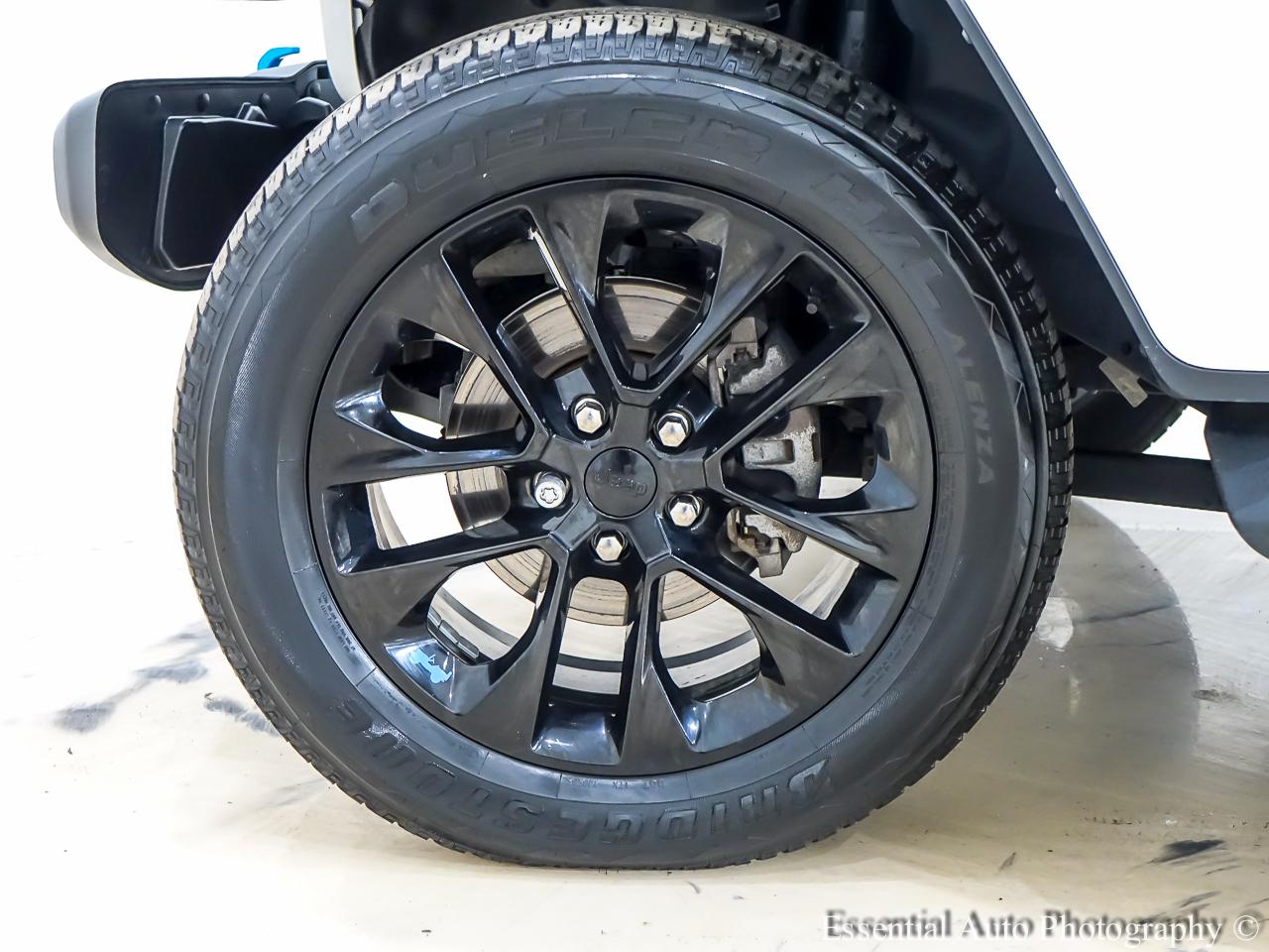 Jeep Wrangler photo 12