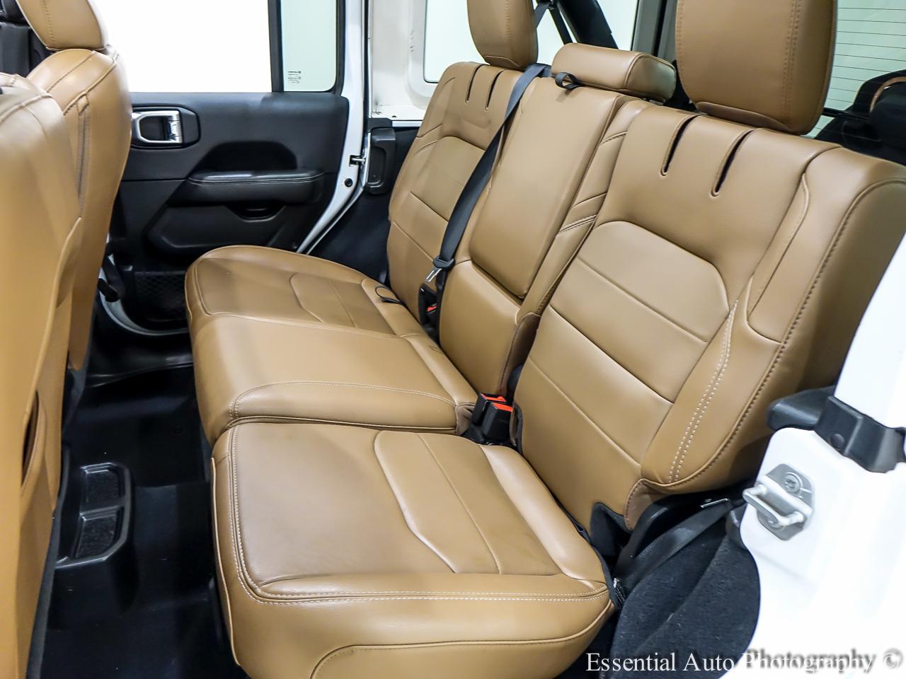 Jeep Wrangler photo 16