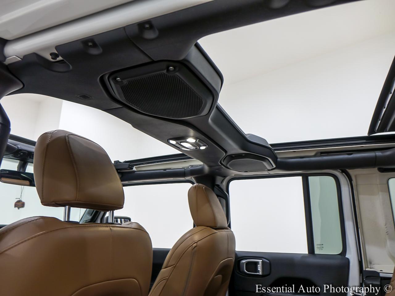 Jeep Wrangler photo 17