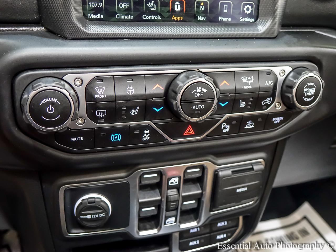 Jeep Wrangler photo 24