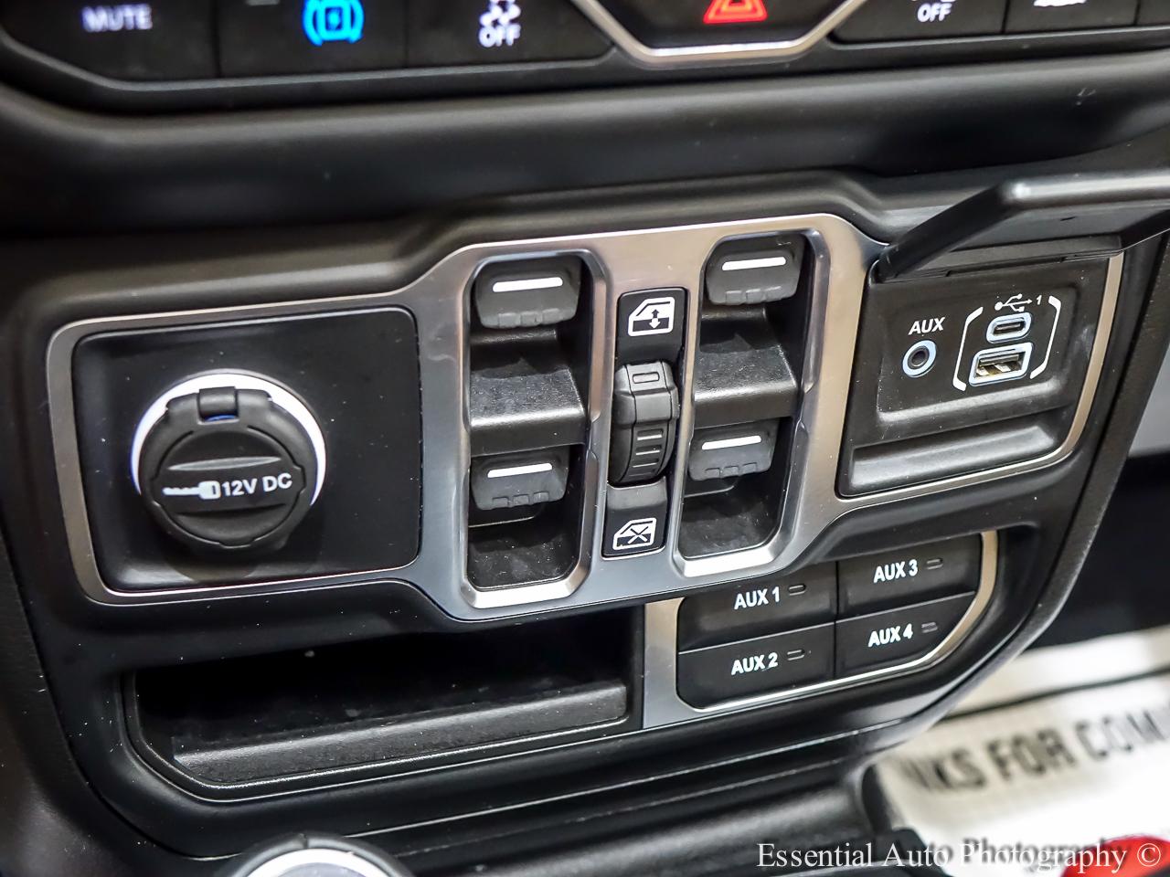 Jeep Wrangler photo 25