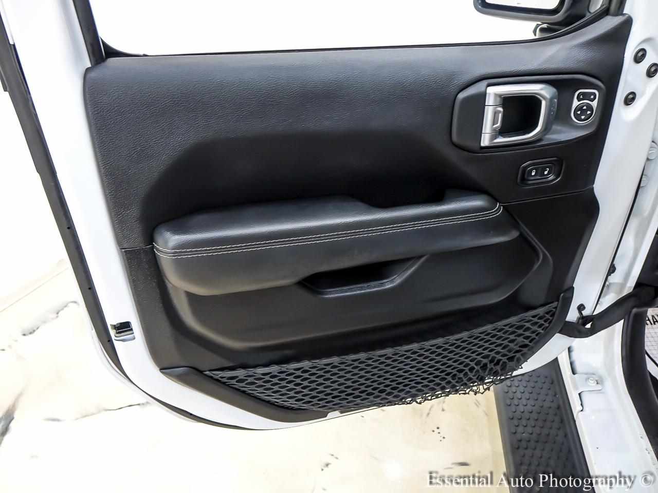 Jeep Wrangler photo 27