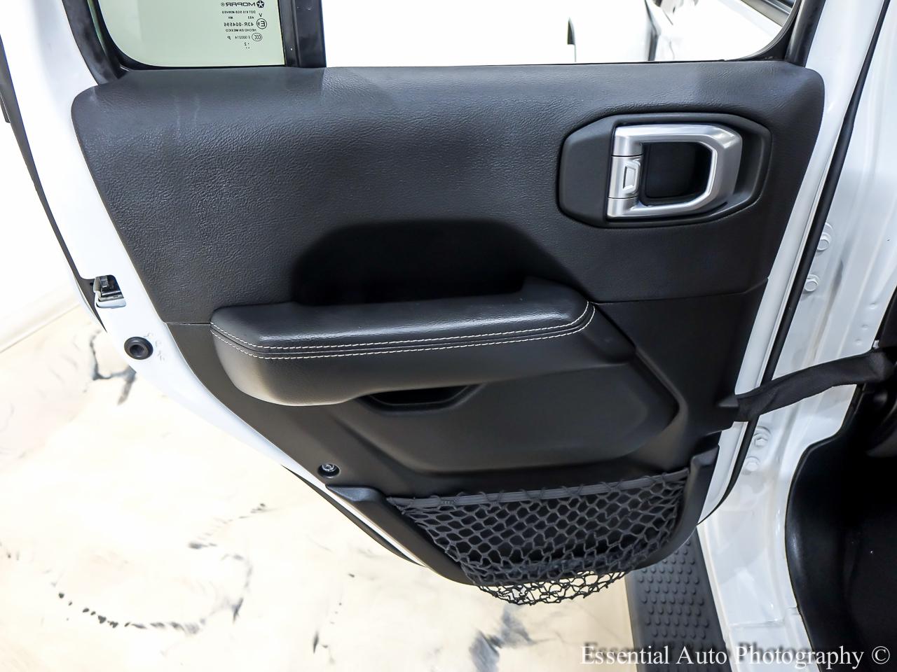 Jeep Wrangler photo 28