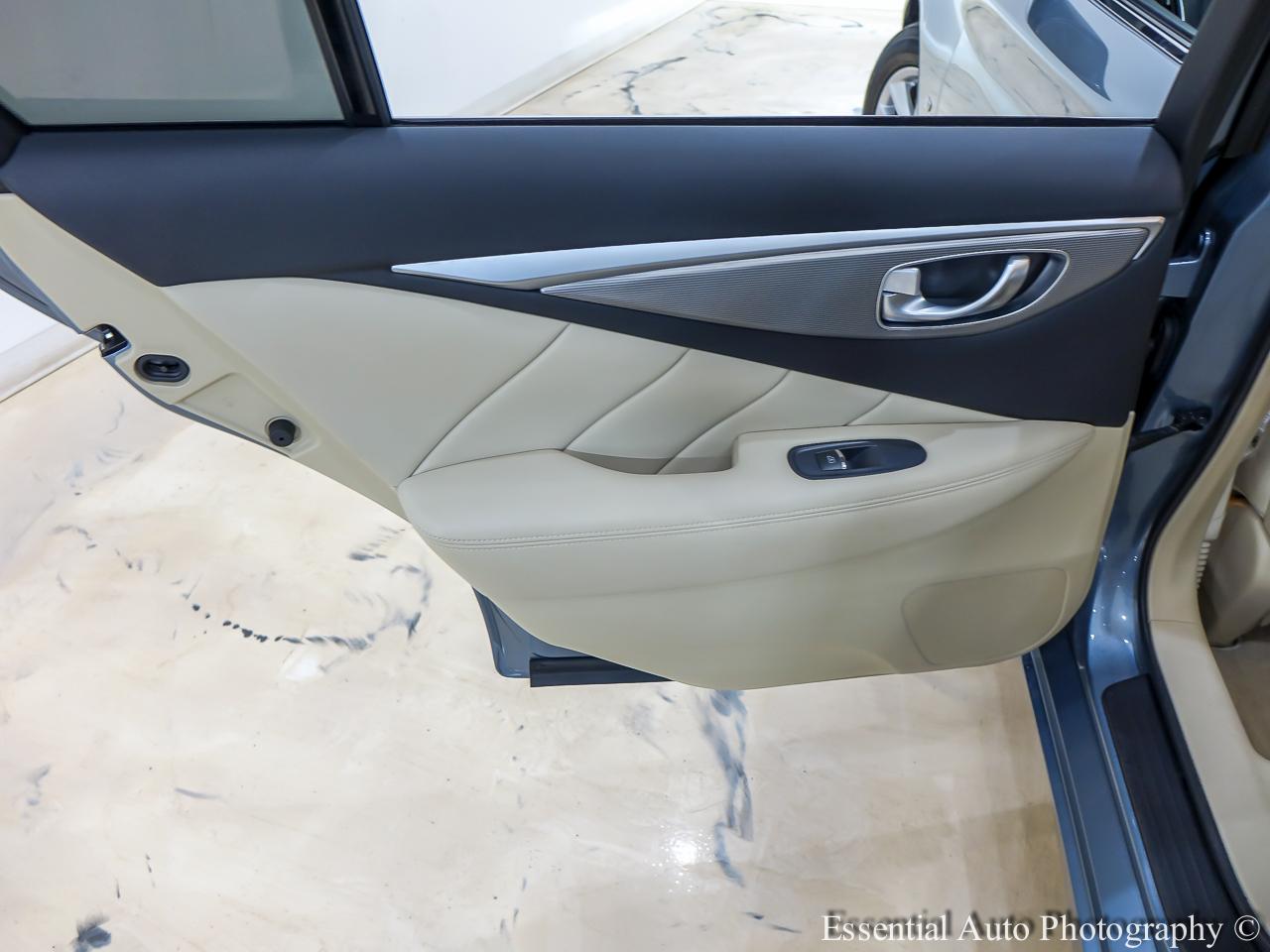 Infiniti Q50 Premium AWD 2014