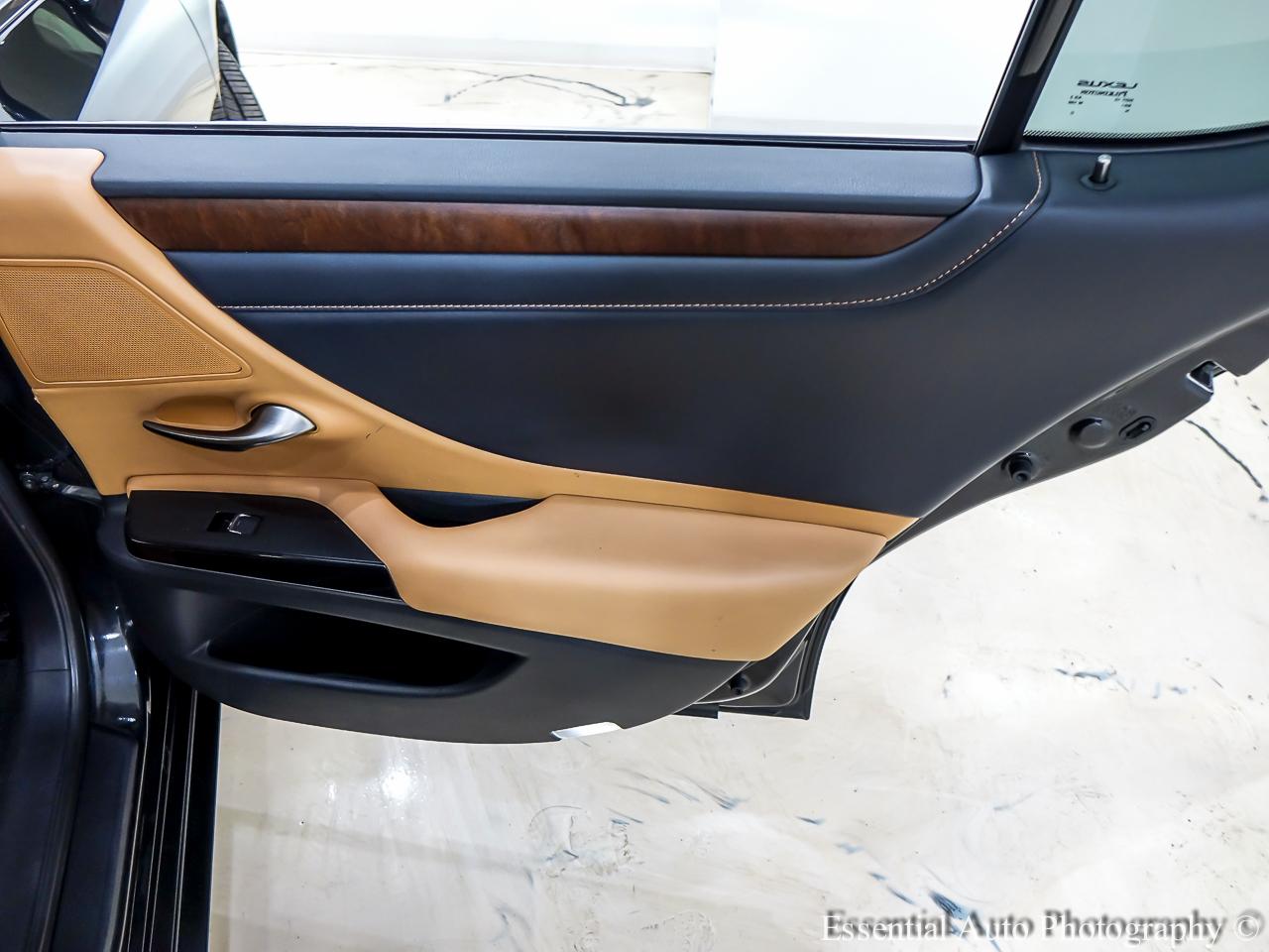Lexus ES 350 Base 2023