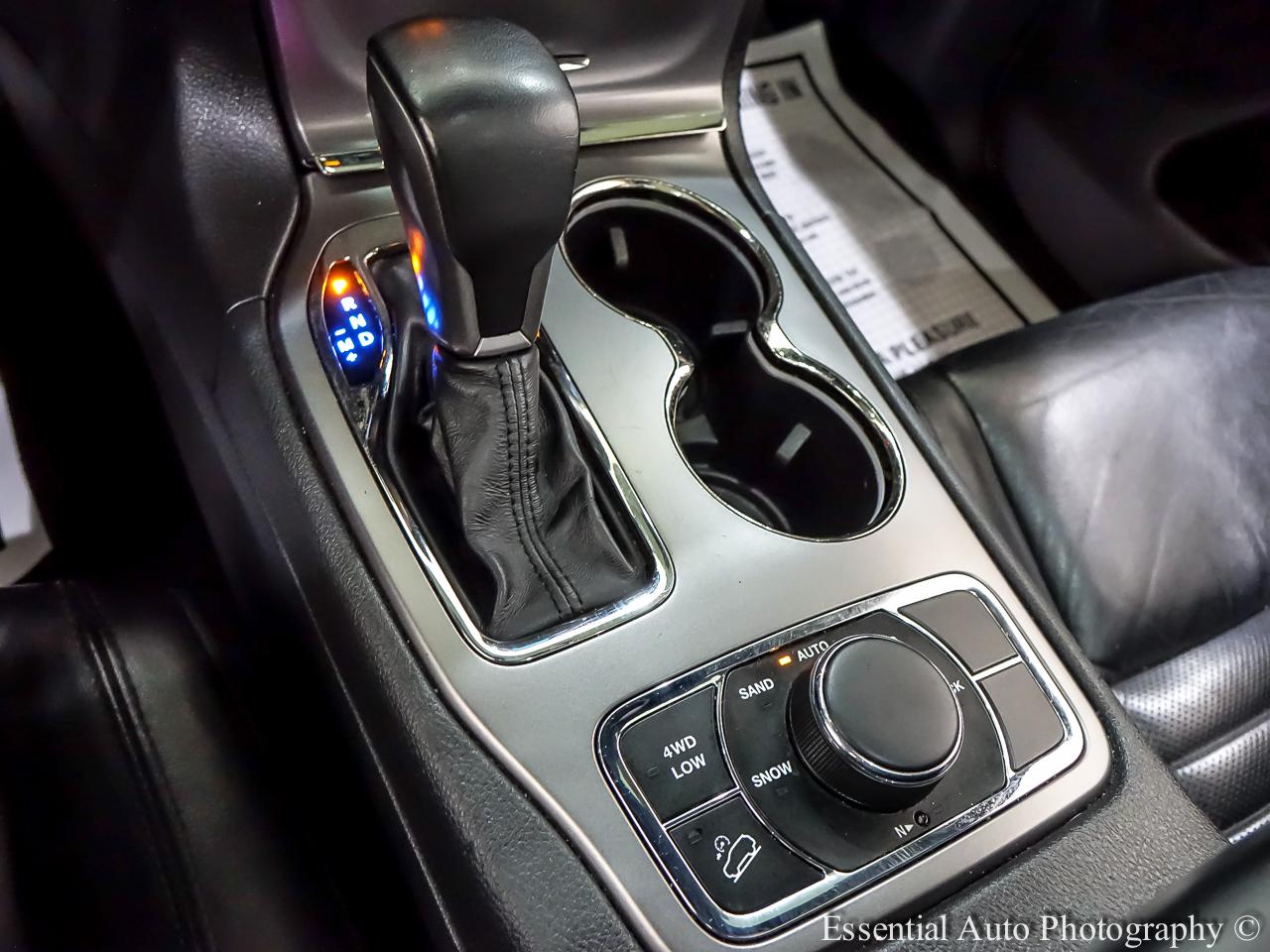 Jeep Grand Cherokee photo 26