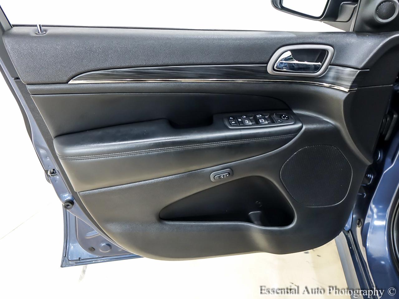 Jeep Grand Cherokee photo 27