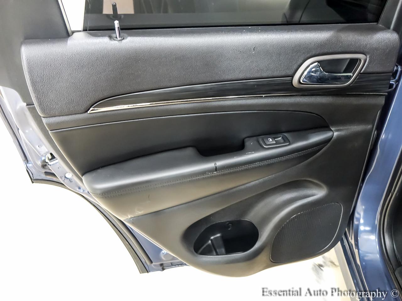 Jeep Grand Cherokee photo 28
