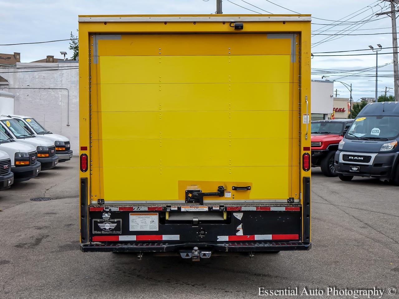 Ford Econoline E-350 Super Duty 2022