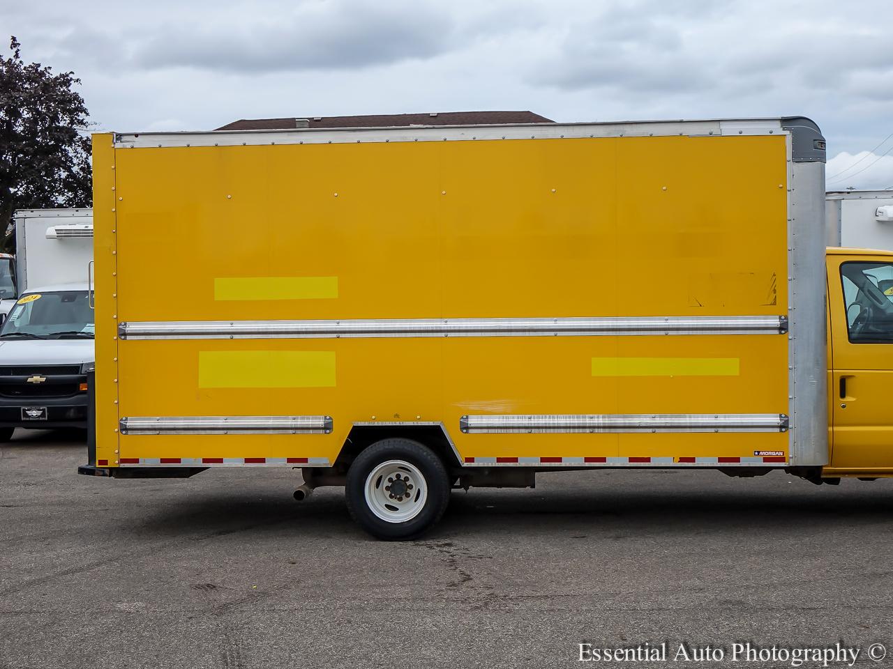Ford Econoline E-350 Super Duty 2022