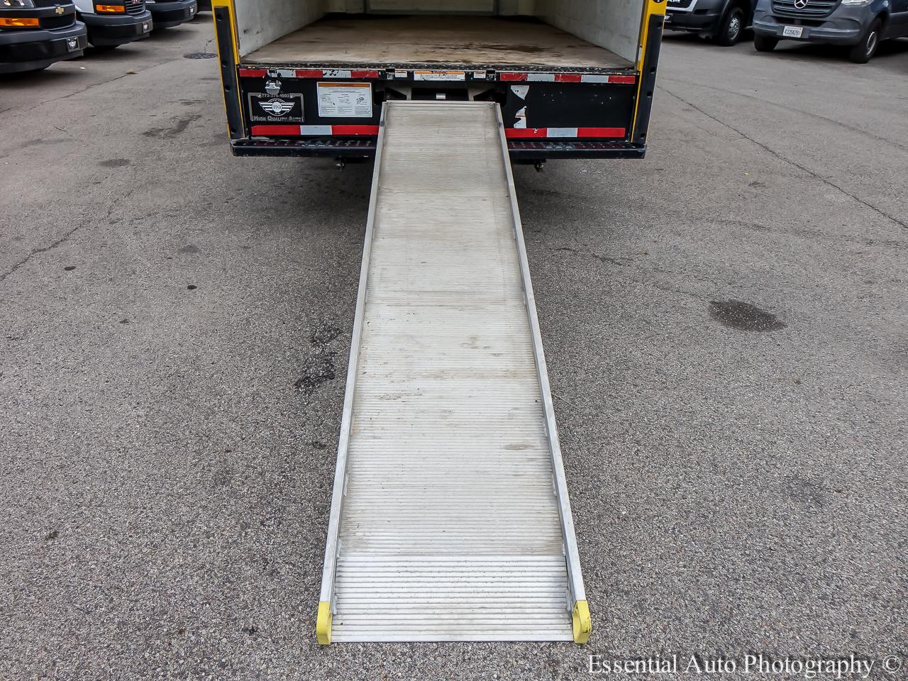 Ford Econoline E-350 Super Duty 2022