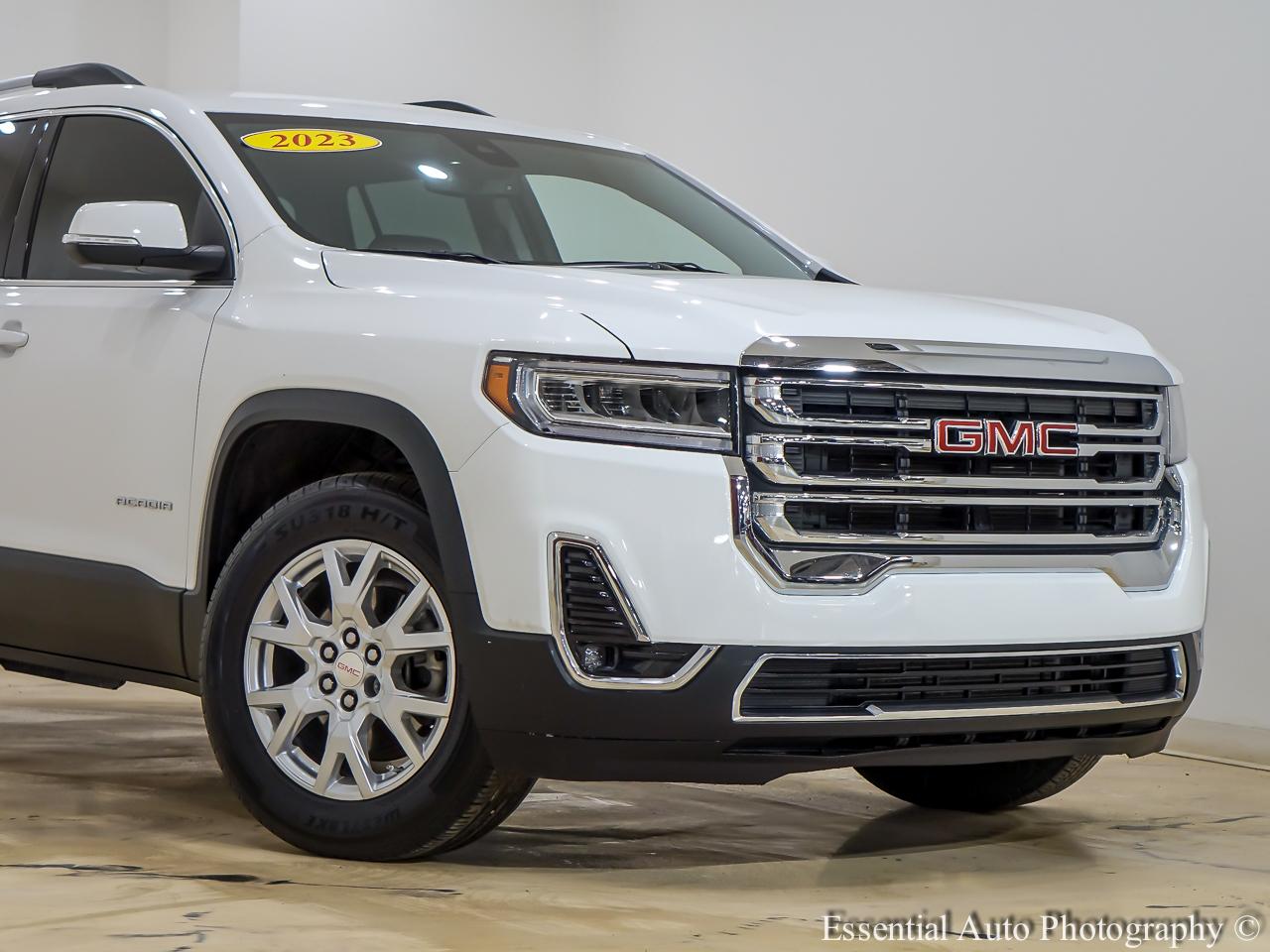 GMC Acadia photo 2