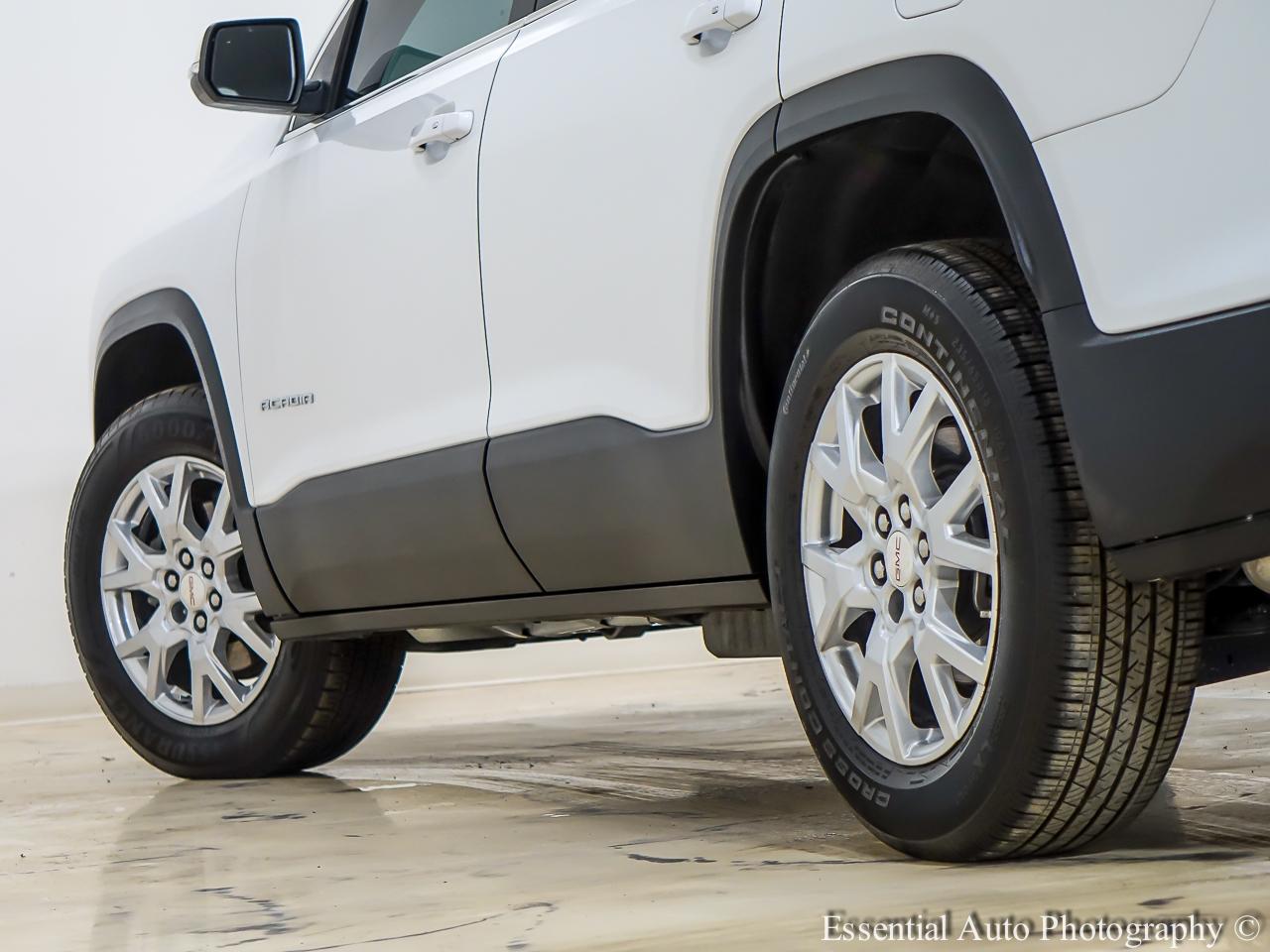 GMC Acadia photo 11