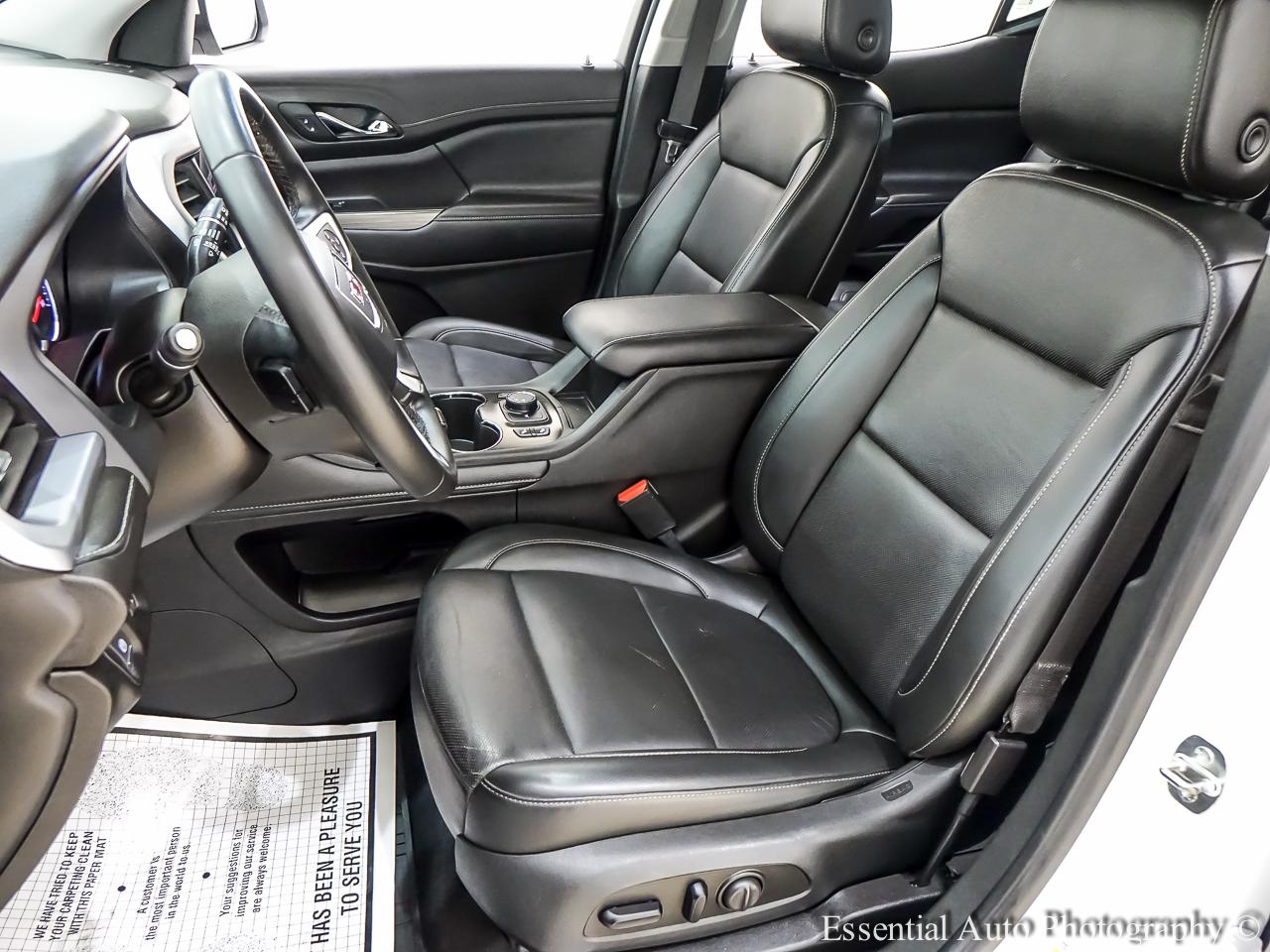 GMC Acadia photo 13