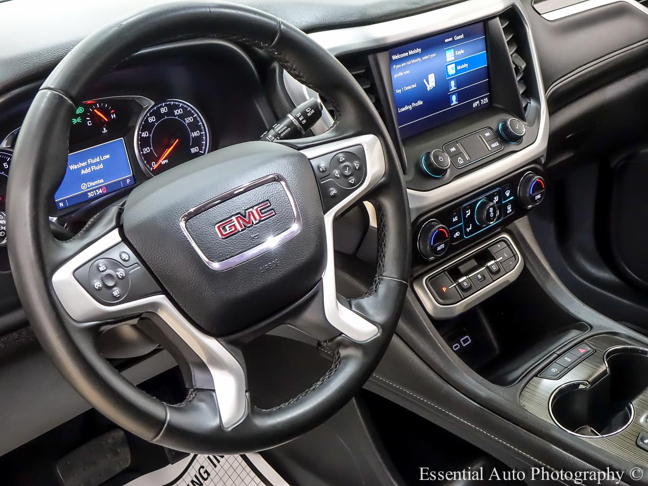 GMC Acadia photo 15