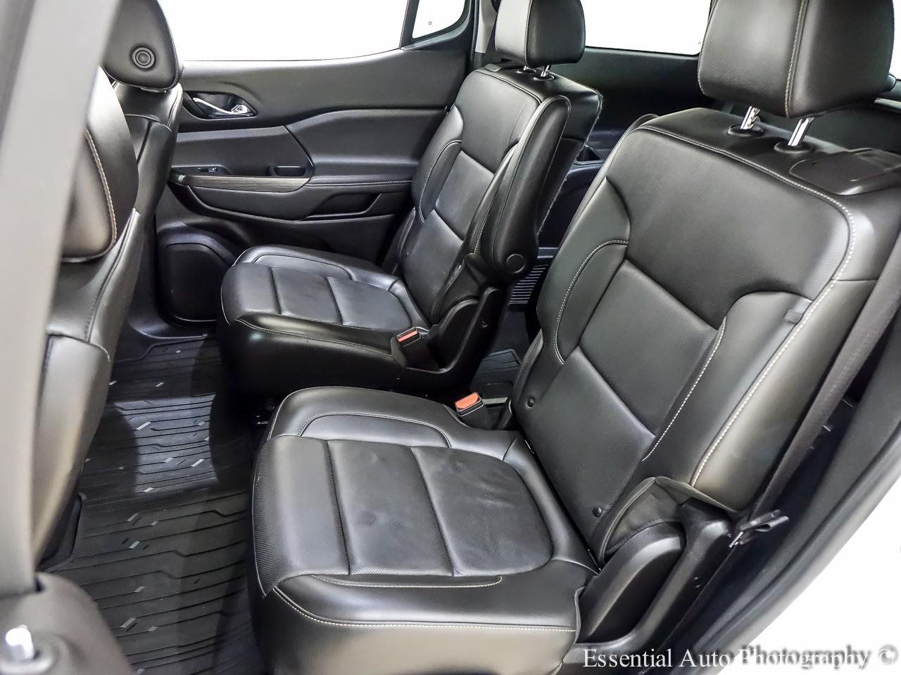 GMC Acadia photo 16