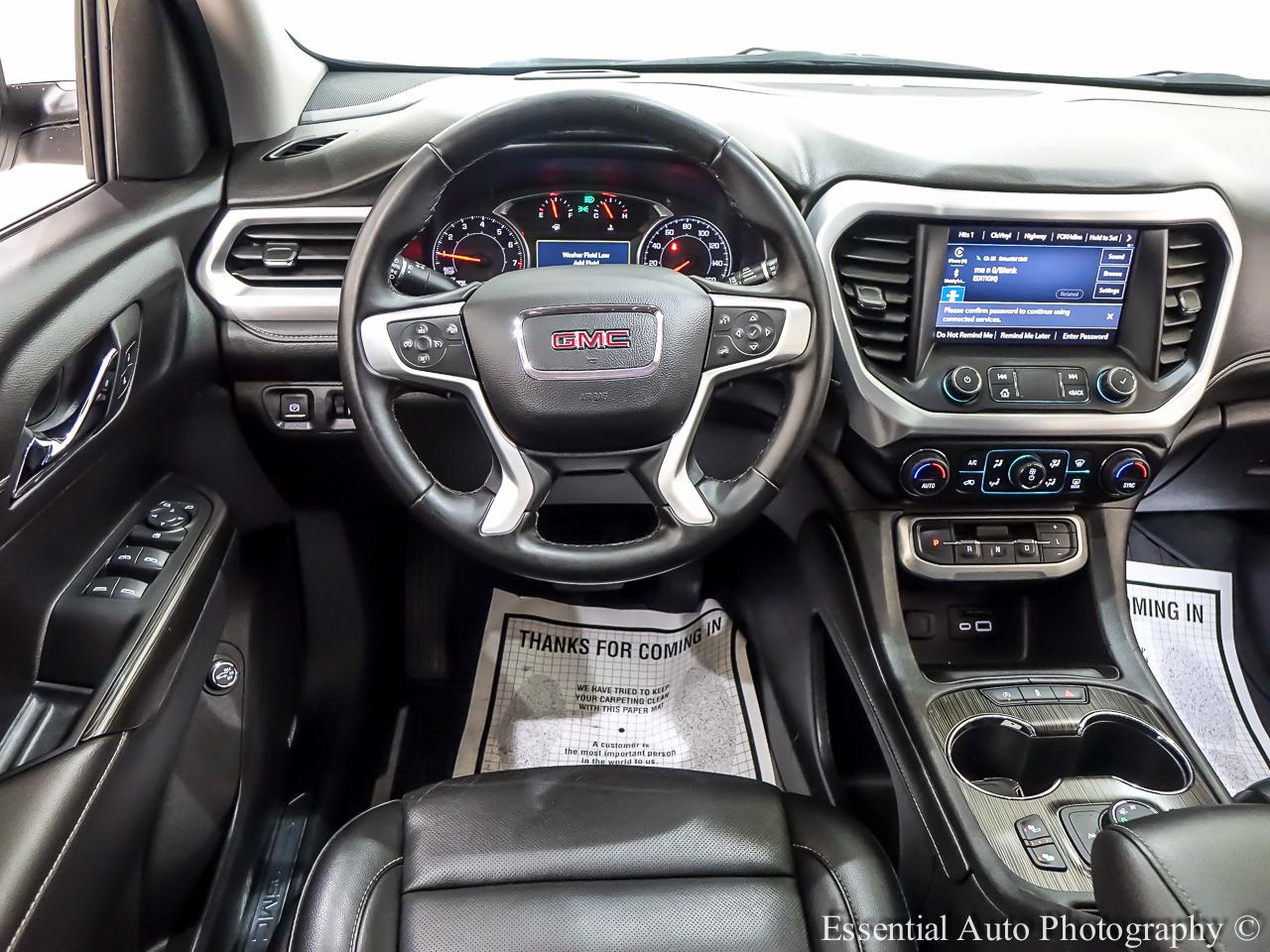 GMC Acadia photo 18