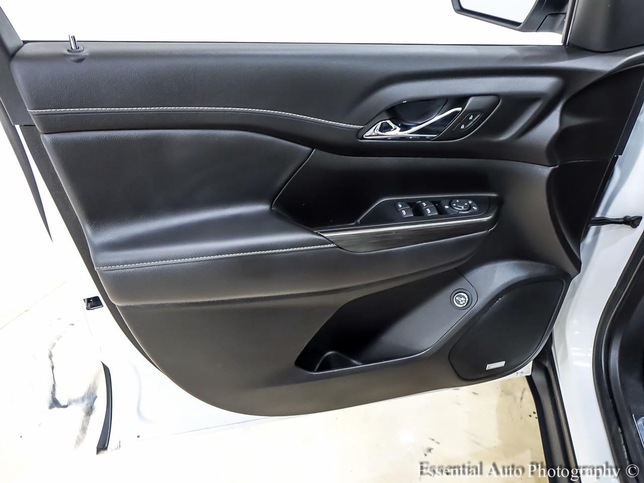 GMC Acadia photo 25