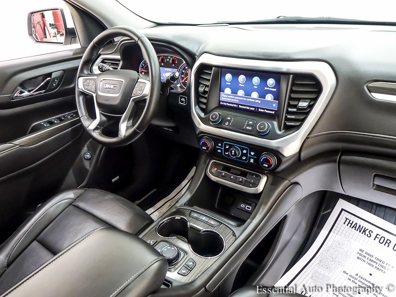 GMC Acadia photo 32
