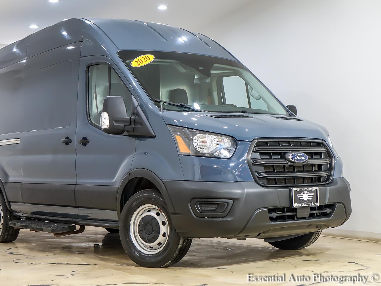 Ford Transit photo 2