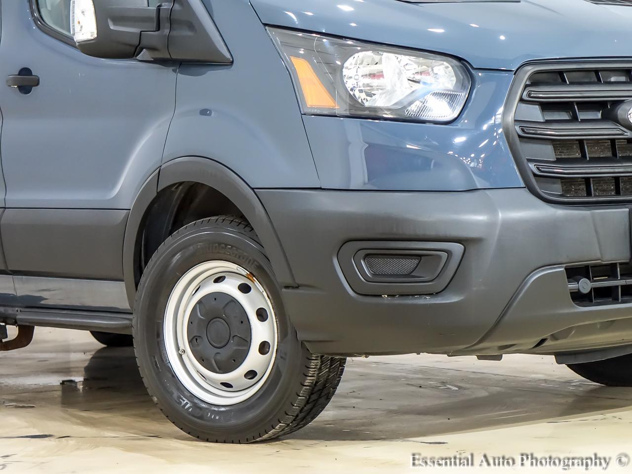 Ford Transit photo 3
